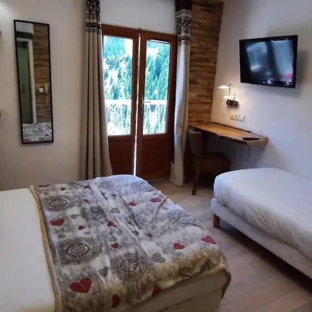 Hotel Chastellares 3*